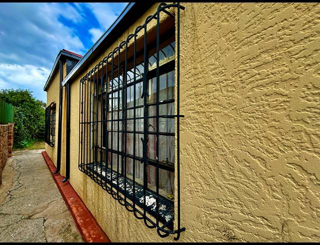 3 BEDROOM HOUSE FOR SALE IN FOREST HILL